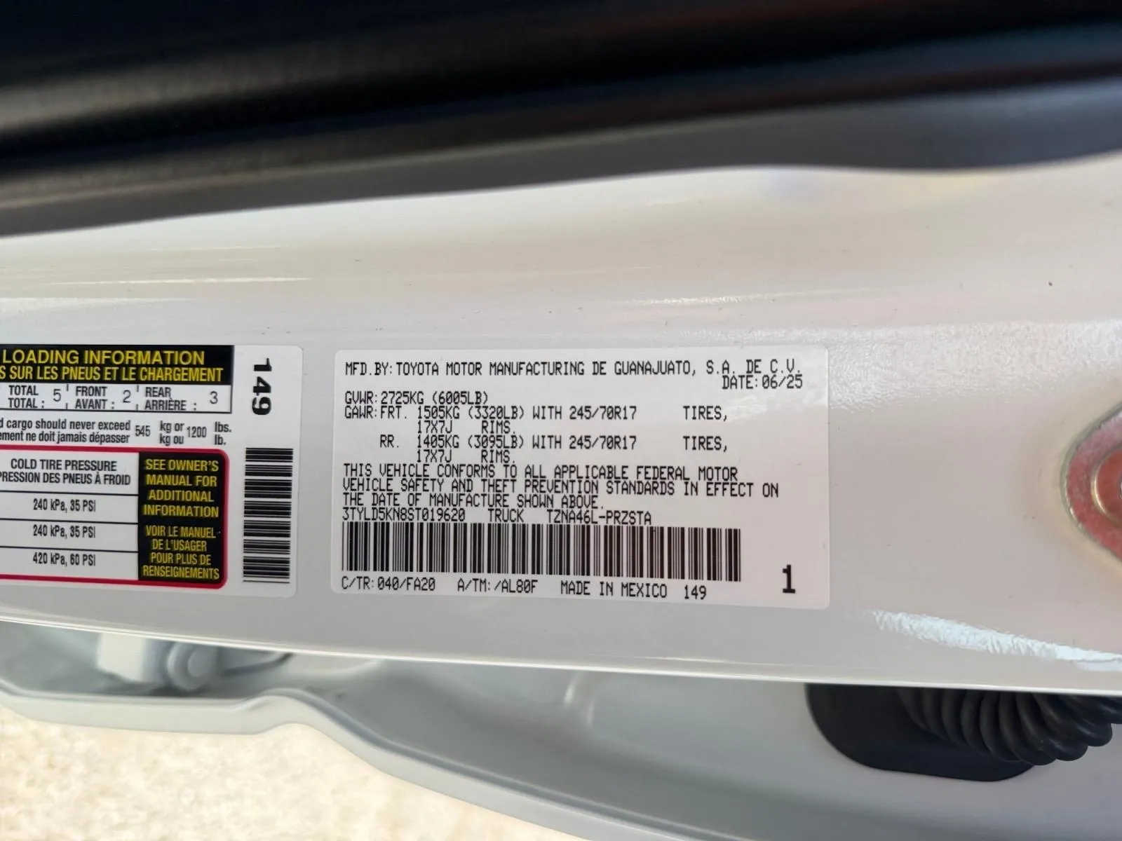 Toyota Tacoma photo 17