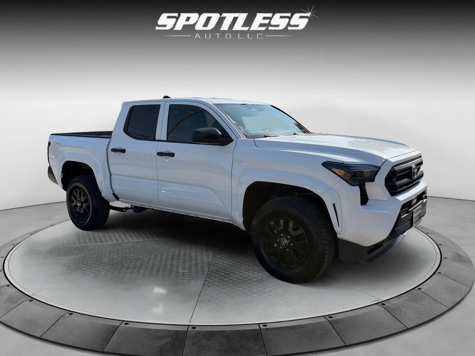 Toyota Tacoma photo 10