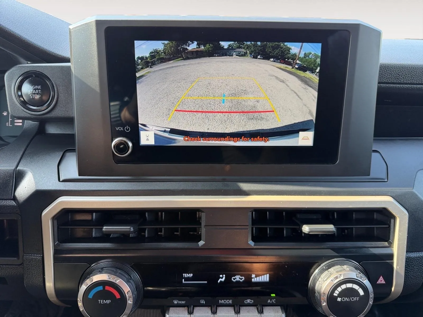 Toyota Tacoma photo 26