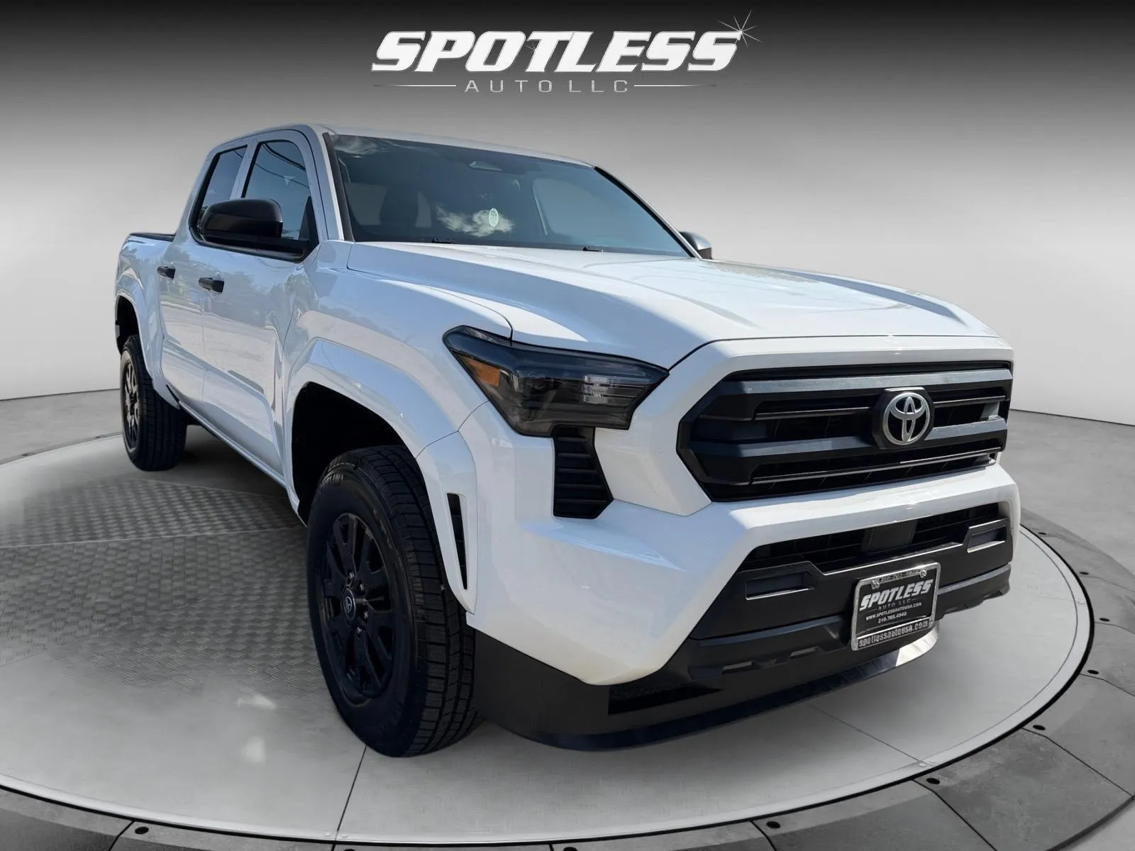 Toyota Tacoma photo 11
