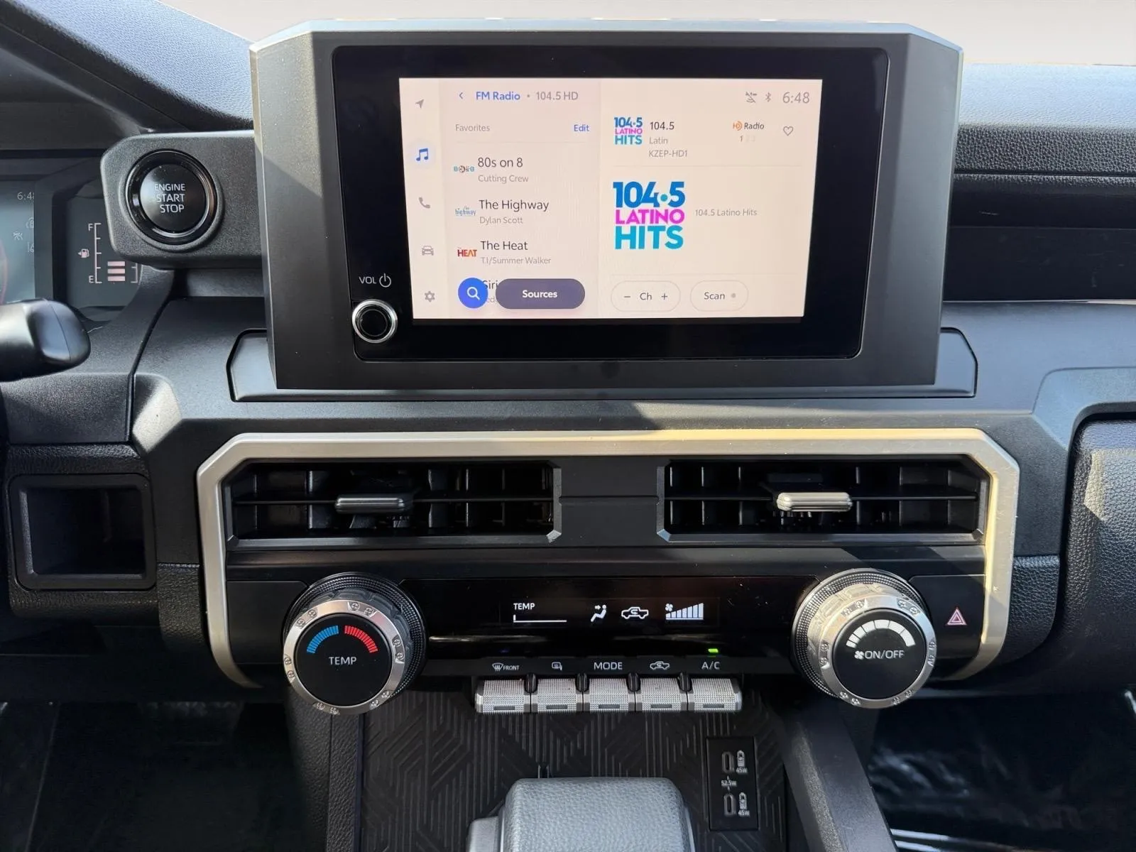 Toyota Tacoma photo 25