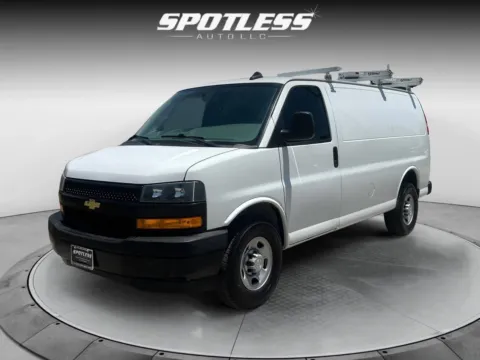 White 2021 Chevrolet Express 2500 for sale in San Antonio, TX