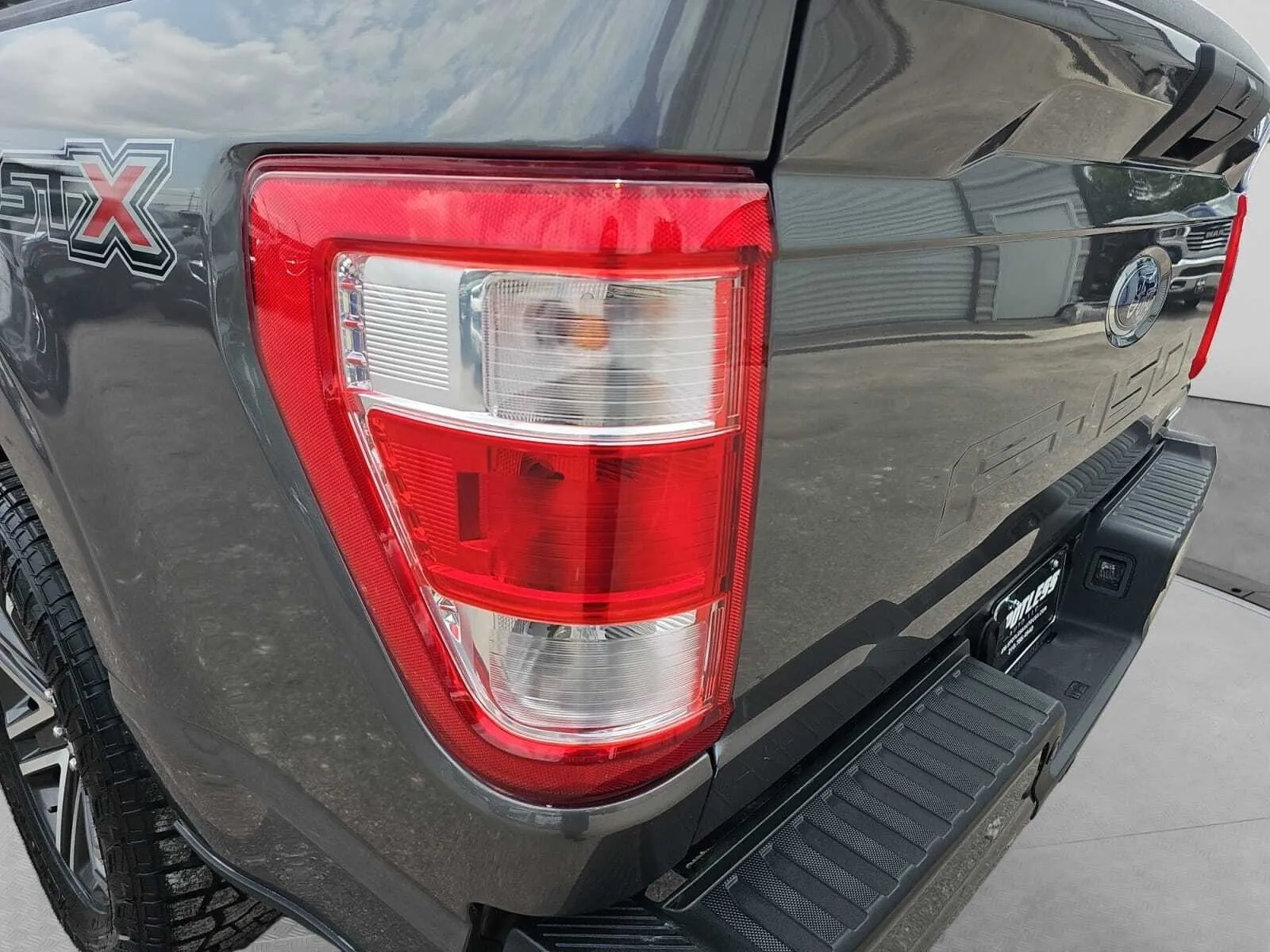 Ford F-150 photo 12