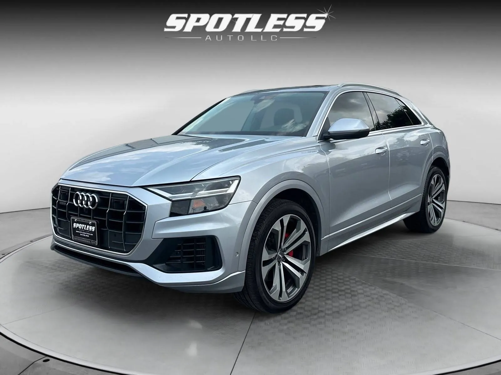 Silver 2019 Audi Q8 quattro Premium Plus 55 TFSI for sale in San Antonio, TX
