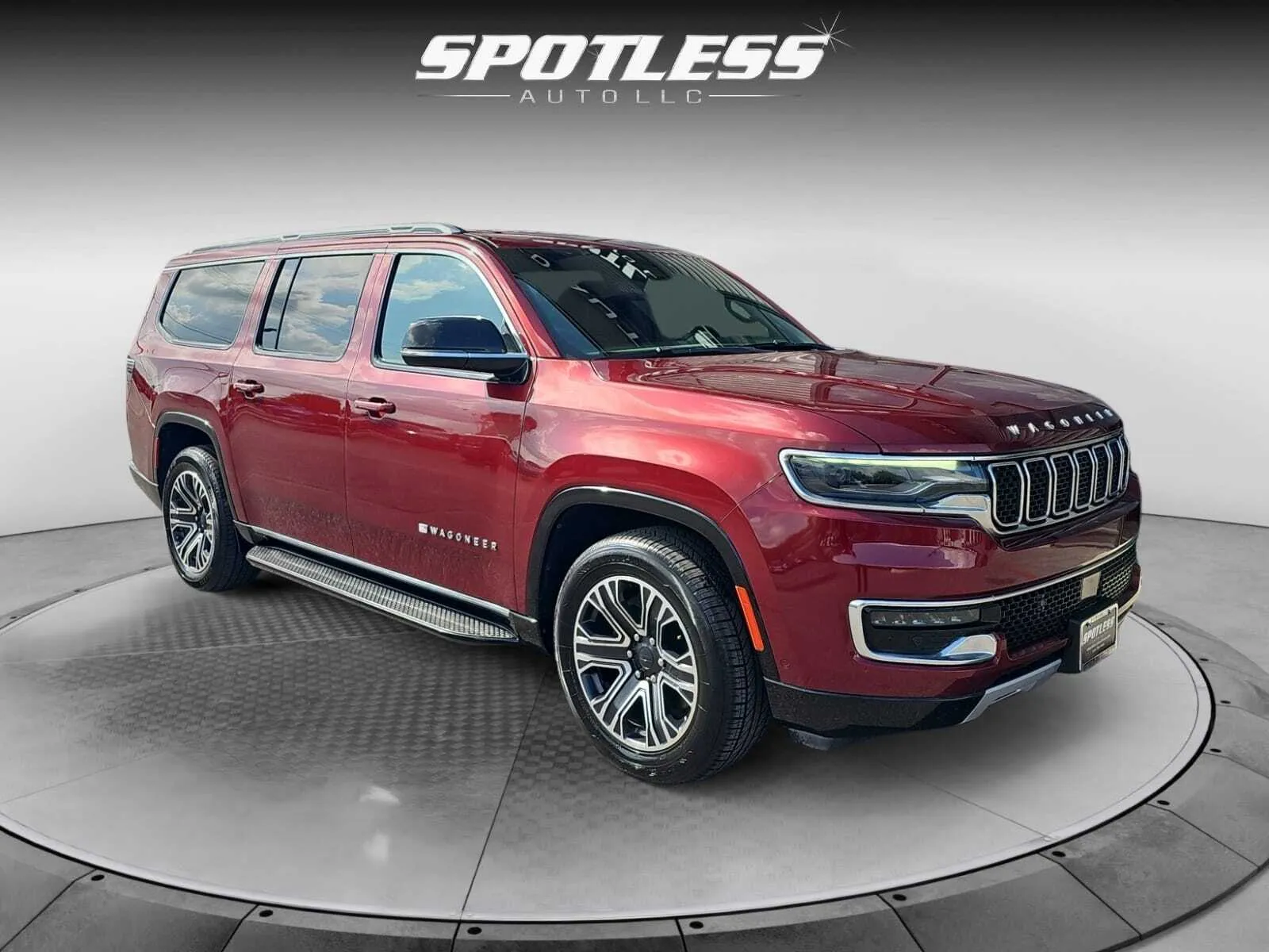 Jeep Wagoneer L photo 10