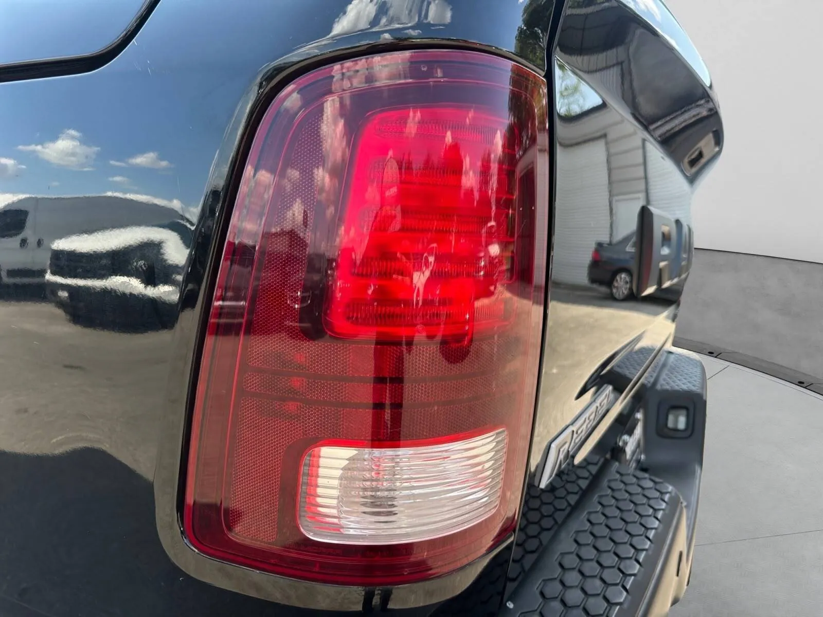 Ram 1500 photo 12