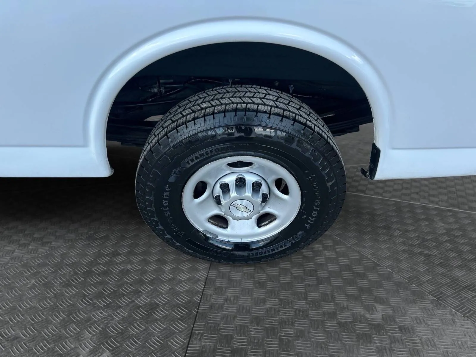 Chevrolet Express photo 14