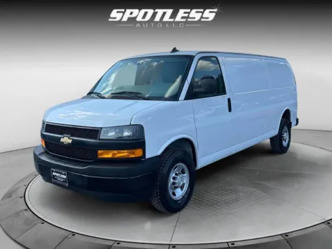 White 2021 Chevrolet Express 2500 for sale in San Antonio, TX
