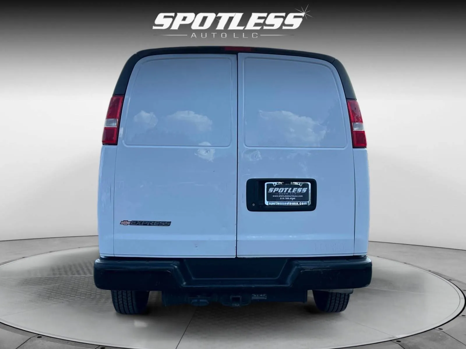Chevrolet Express photo 6