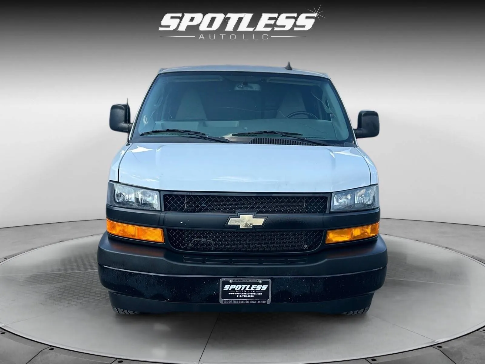 Chevrolet Express photo 10