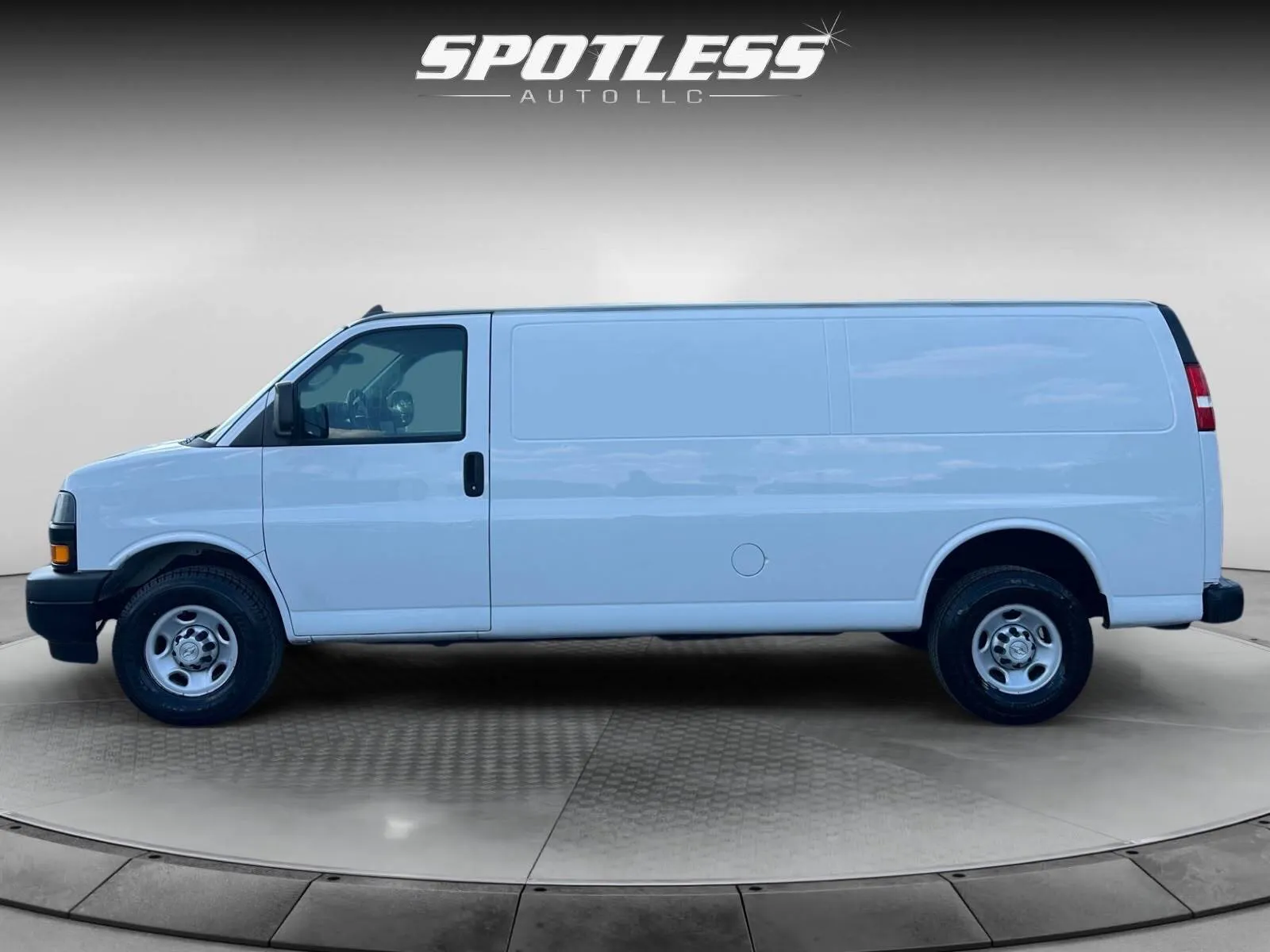 Chevrolet Express photo 4