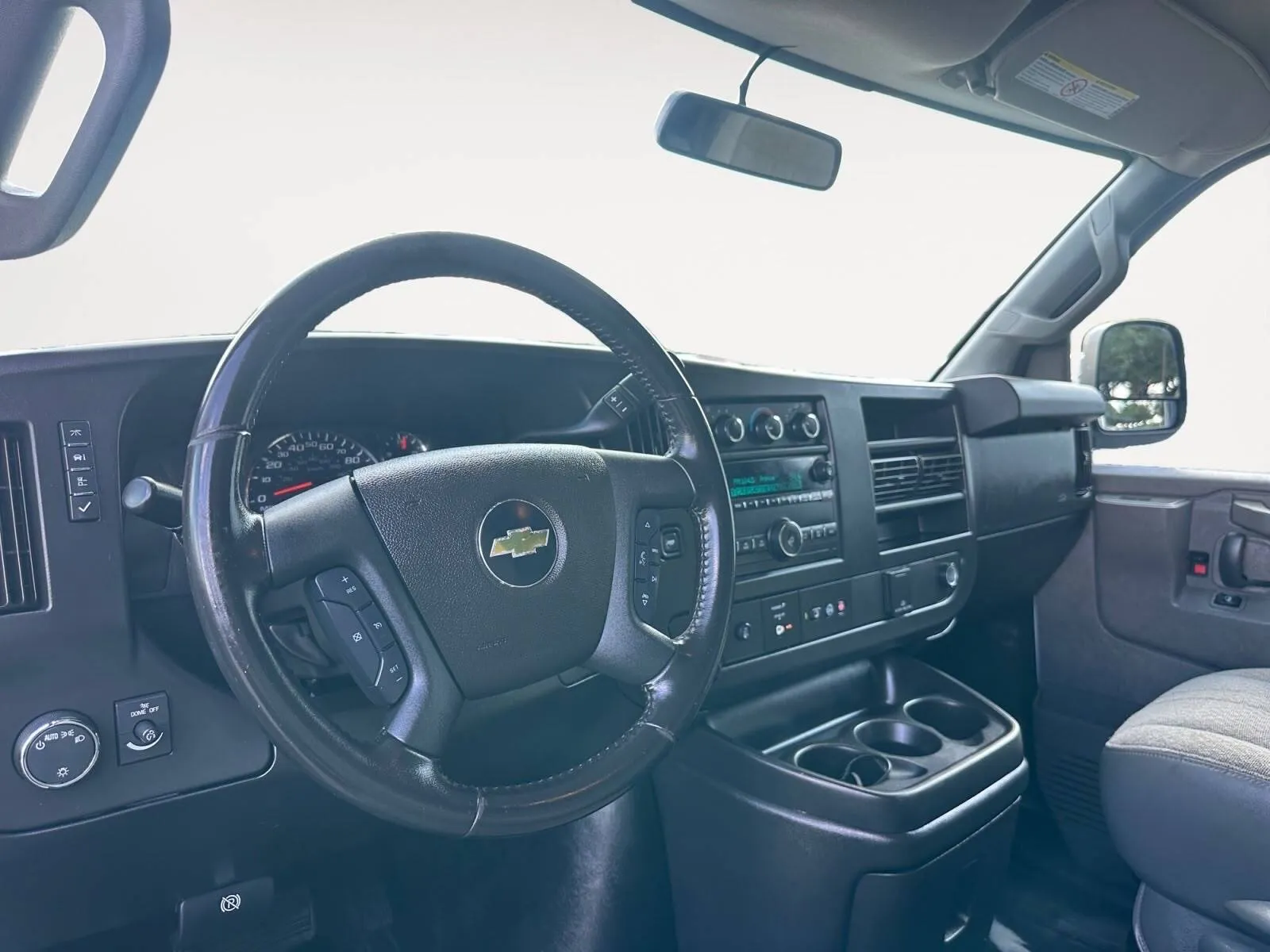Chevrolet Express photo 20