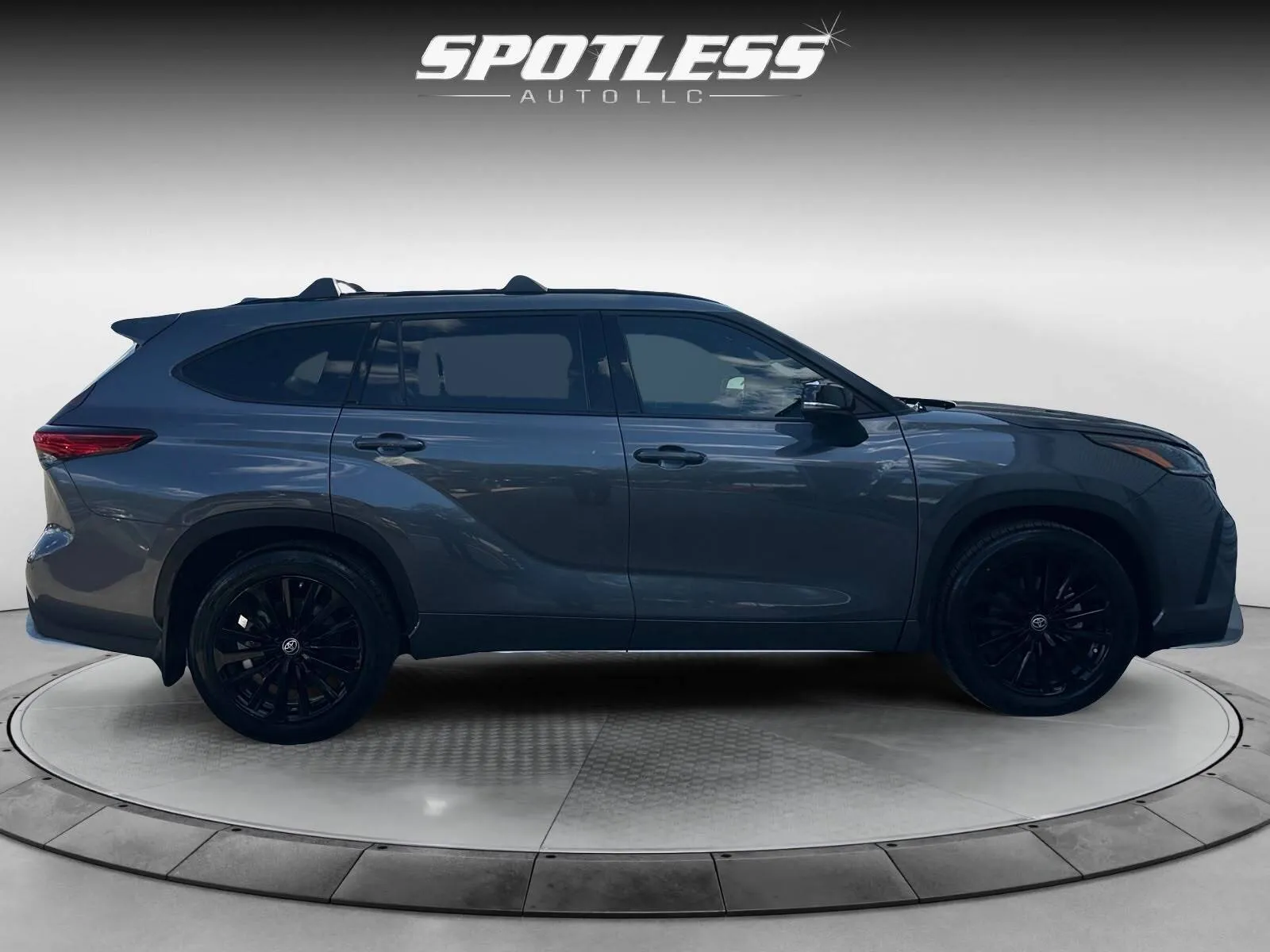 Toyota Highlander photo 8