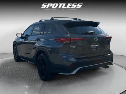 More photos of 2023 Toyota Highlander XSE at Spotless Auto Loop 1604, TX