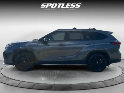 More photos of 2023 Toyota Highlander XSE at Spotless Auto Loop 1604, TX