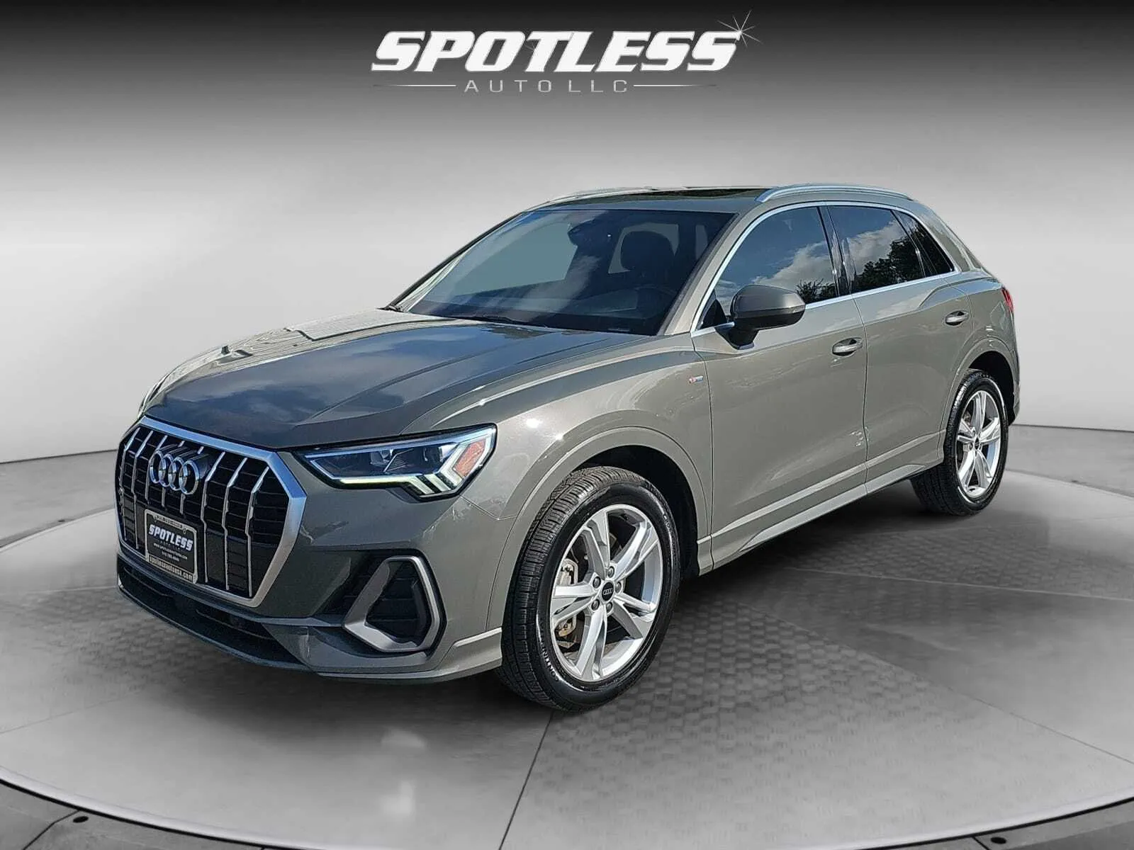 Gray 2022 Audi Q3 quattro S line Prem Plus 45 TFSI for sale in San Antonio, TX
