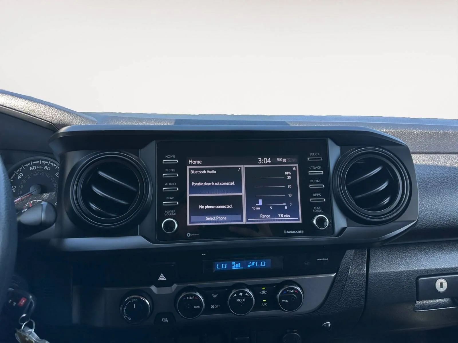 Toyota Tacoma photo 23