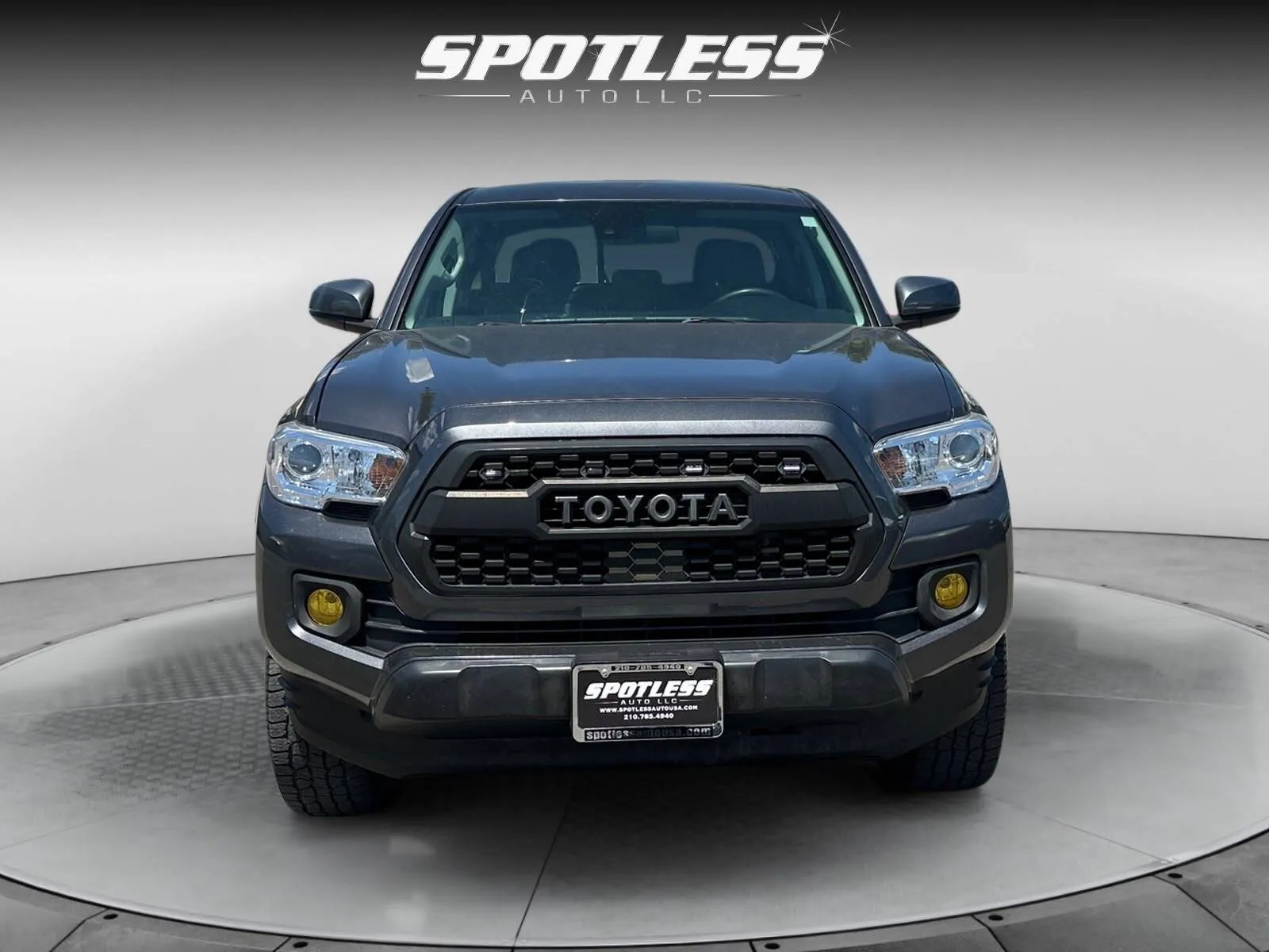 Toyota Tacoma photo 5