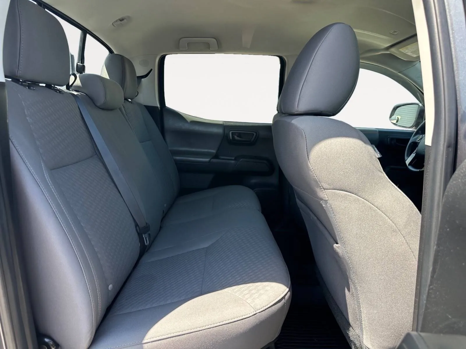 Toyota Tacoma photo 26