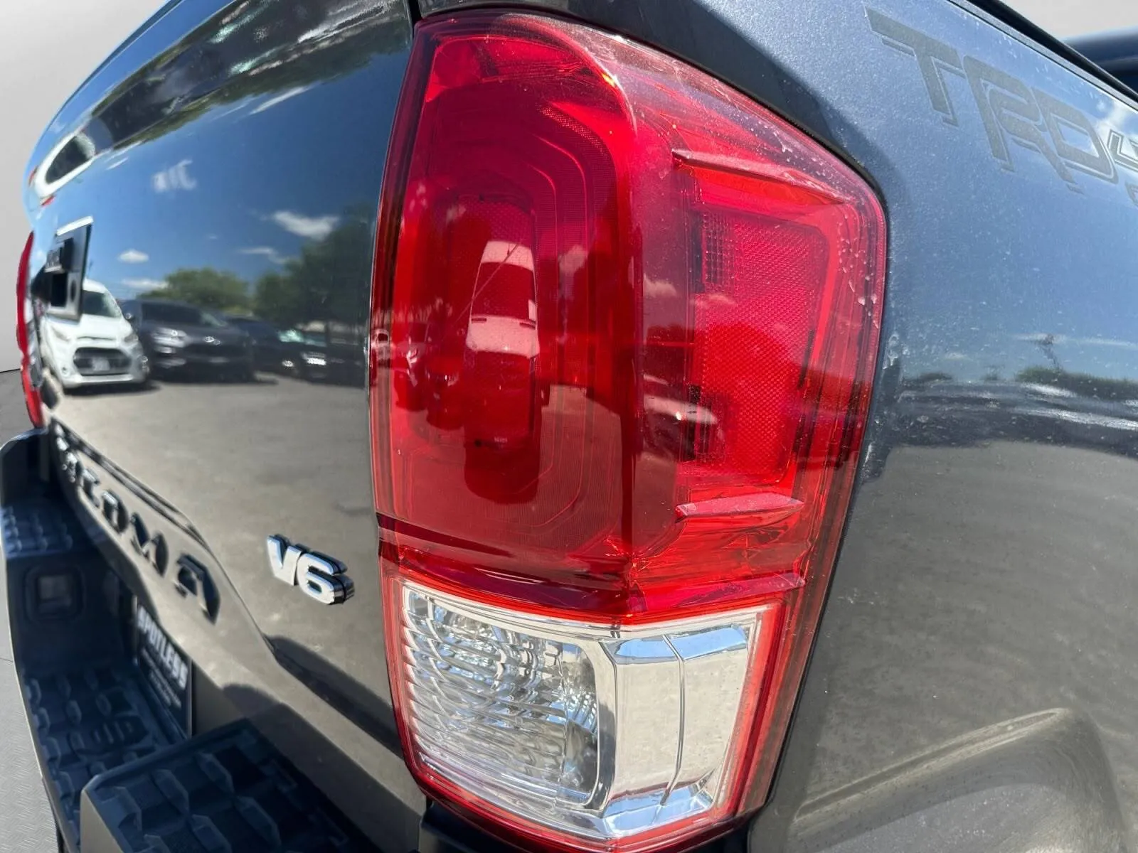 Toyota Tacoma photo 14