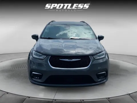 More photos of 2021 Chrysler Pacifica Touring L at Spotless Auto Loop 1604, TX