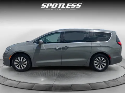 Another view of 2021 Chrysler Pacifica Touring L for sale in San Antonio, TX at Spotless Auto Loop 1604