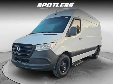 White 2021 Mercedes-Benz Sprinter 1500 for sale in San Antonio, TX