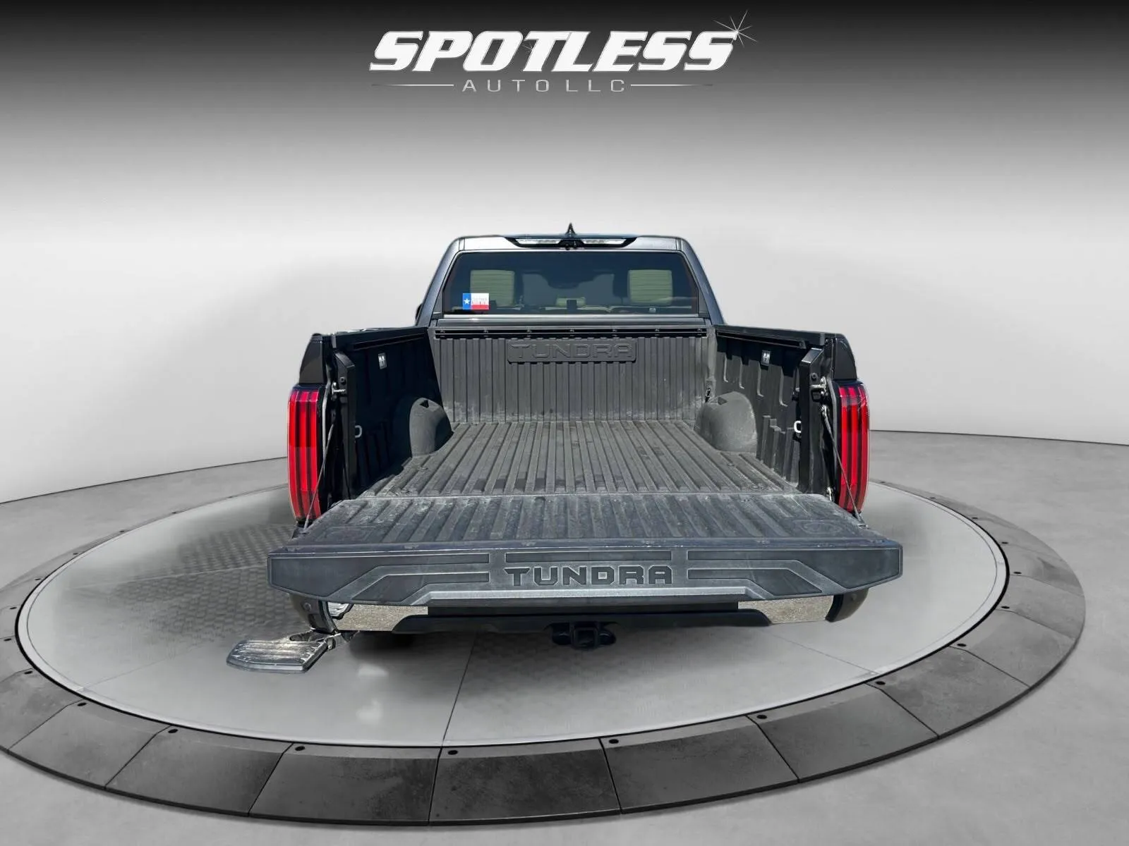 Toyota Tundra photo 14