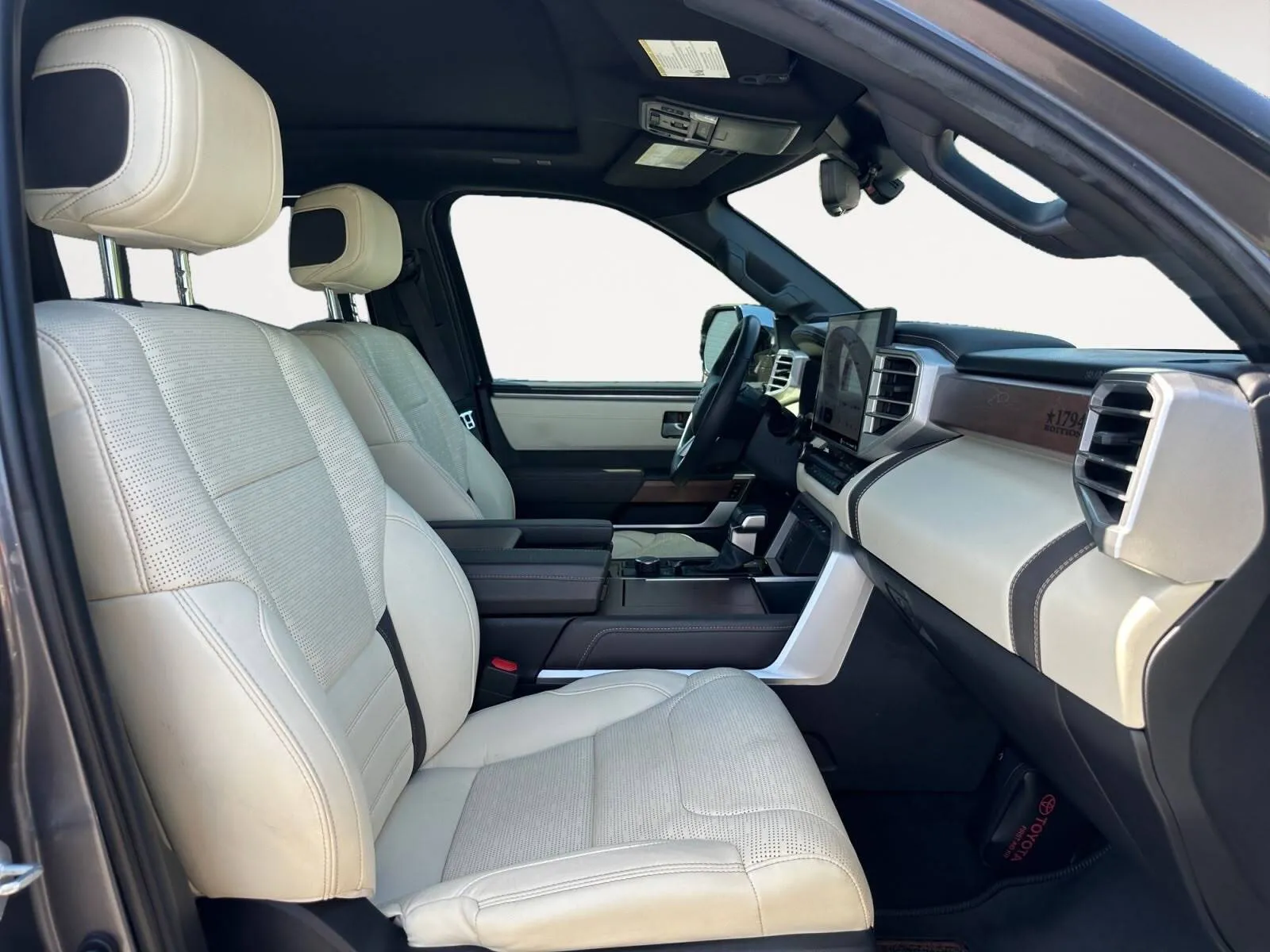 Toyota Tundra photo 27