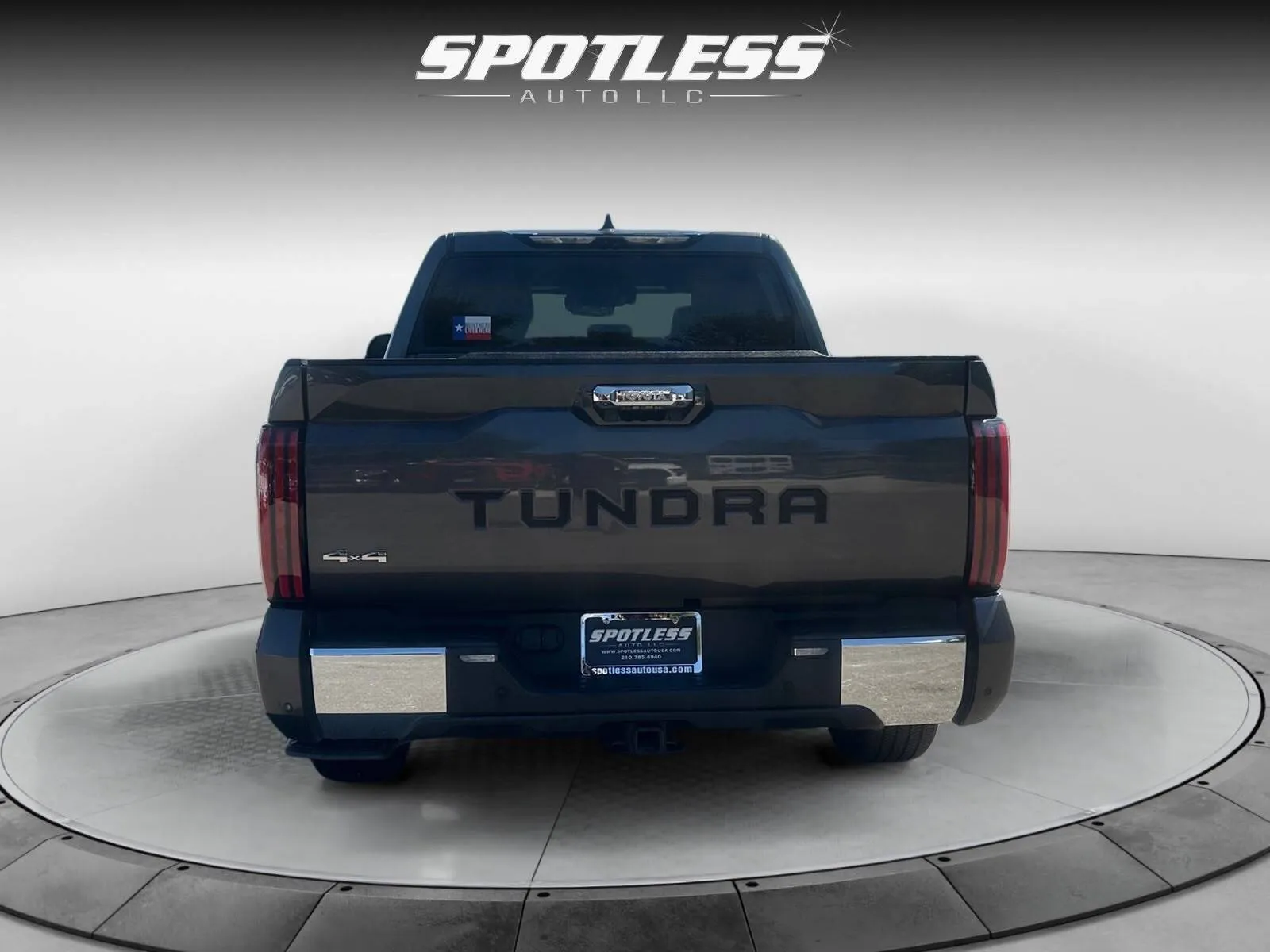 Toyota Tundra photo 6