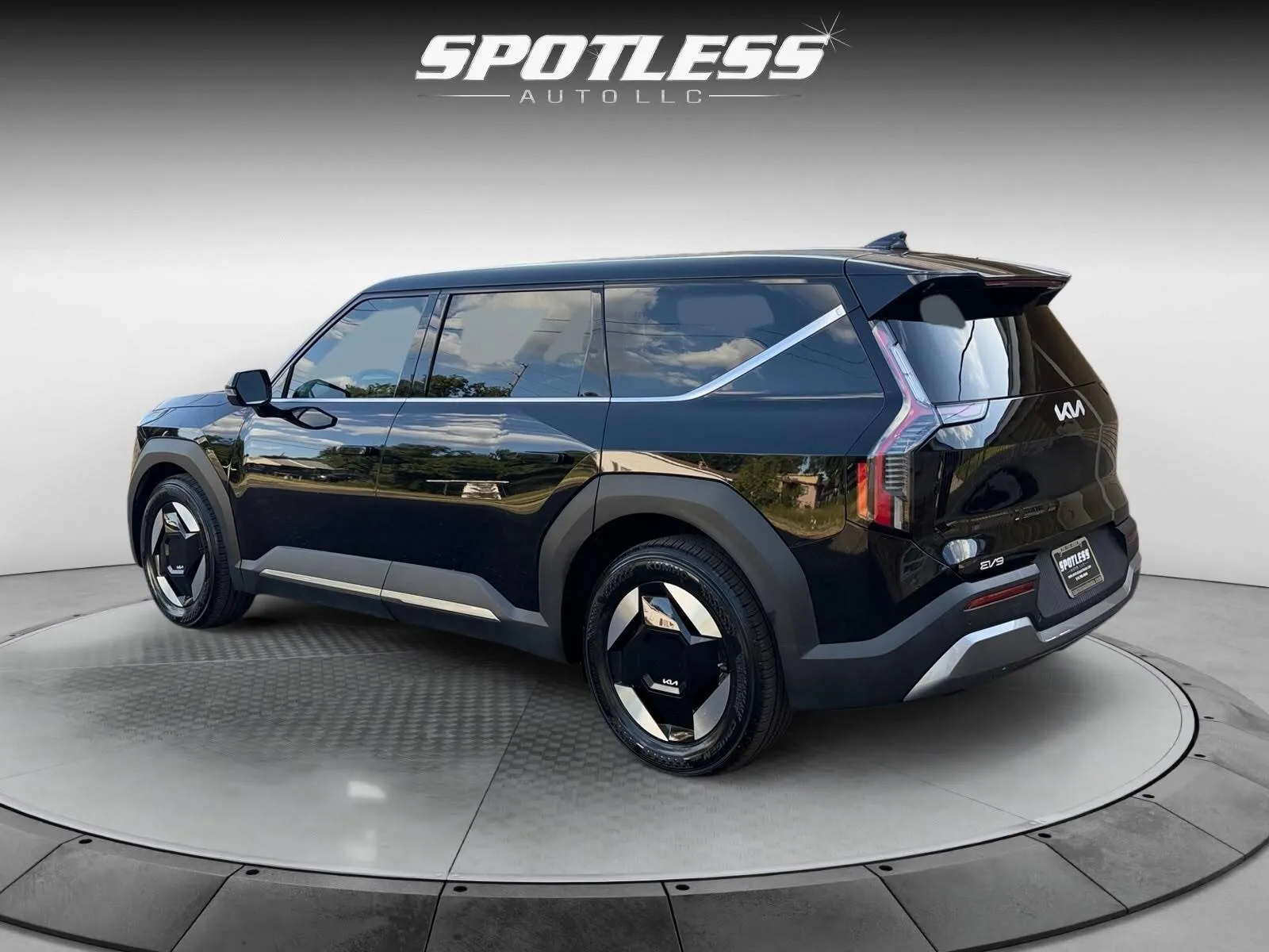 Kia EV9 photo 4