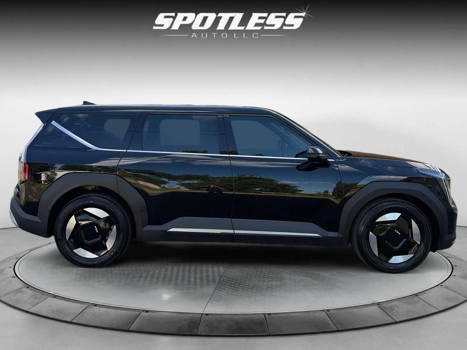 Kia EV9 photo 8