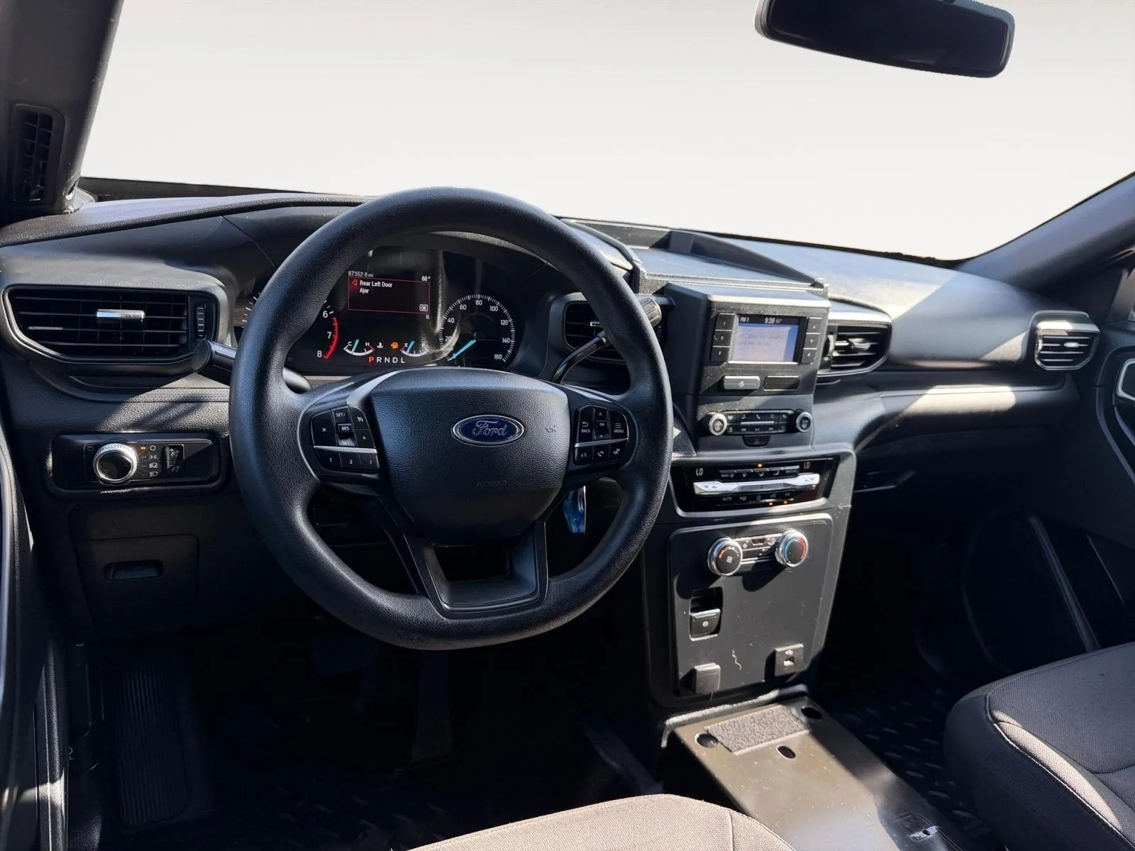 Ford Explorer photo 20