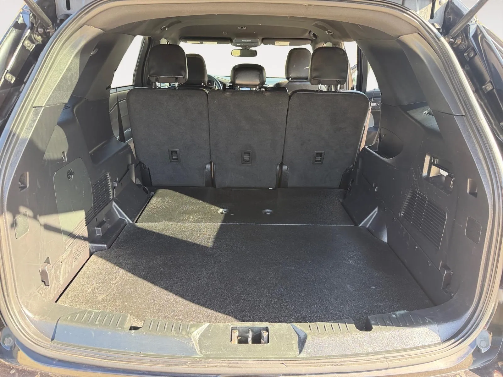 Ford Explorer photo 24