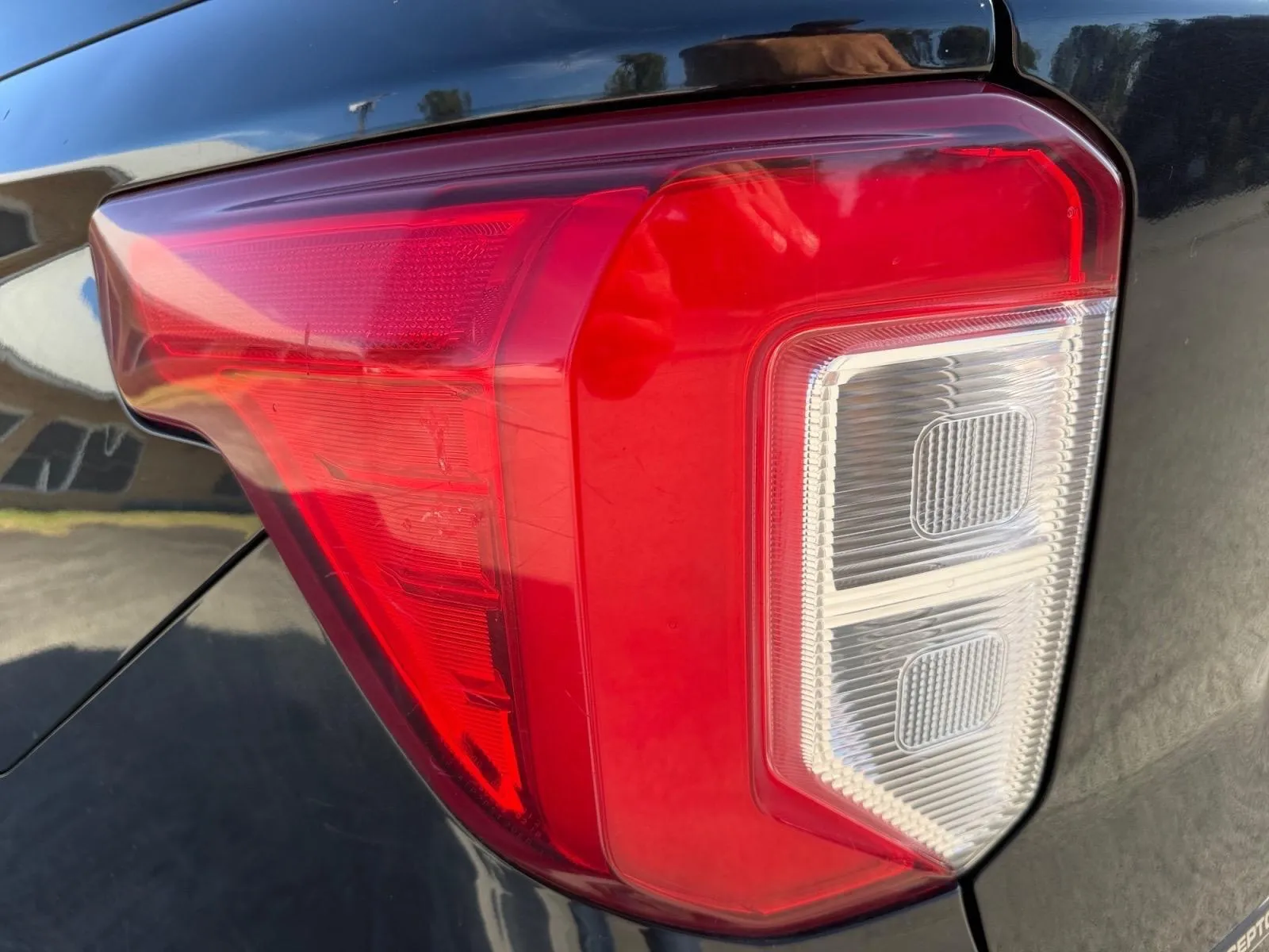 Ford Explorer photo 12