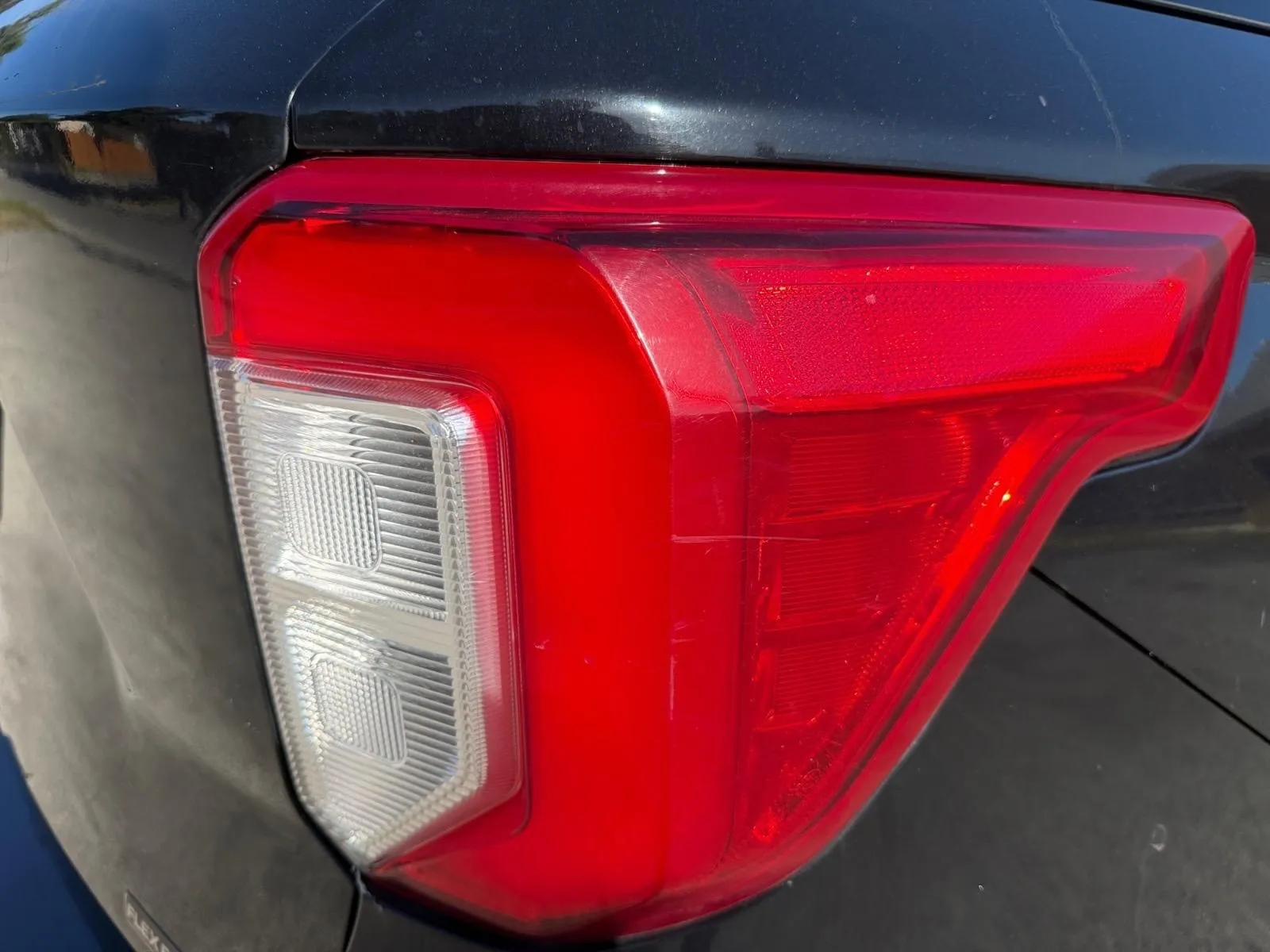 Ford Explorer photo 13