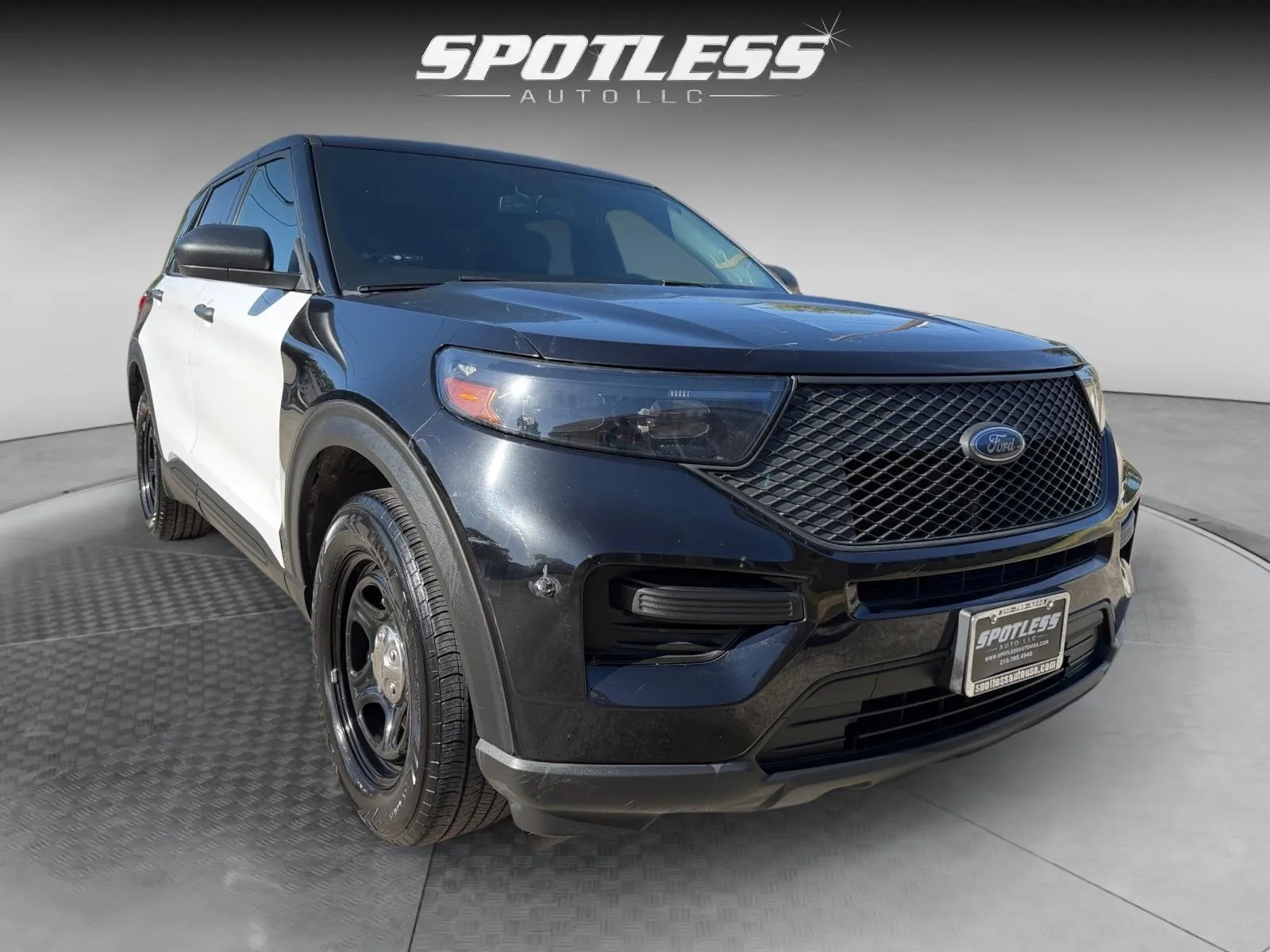 Ford Explorer photo 11