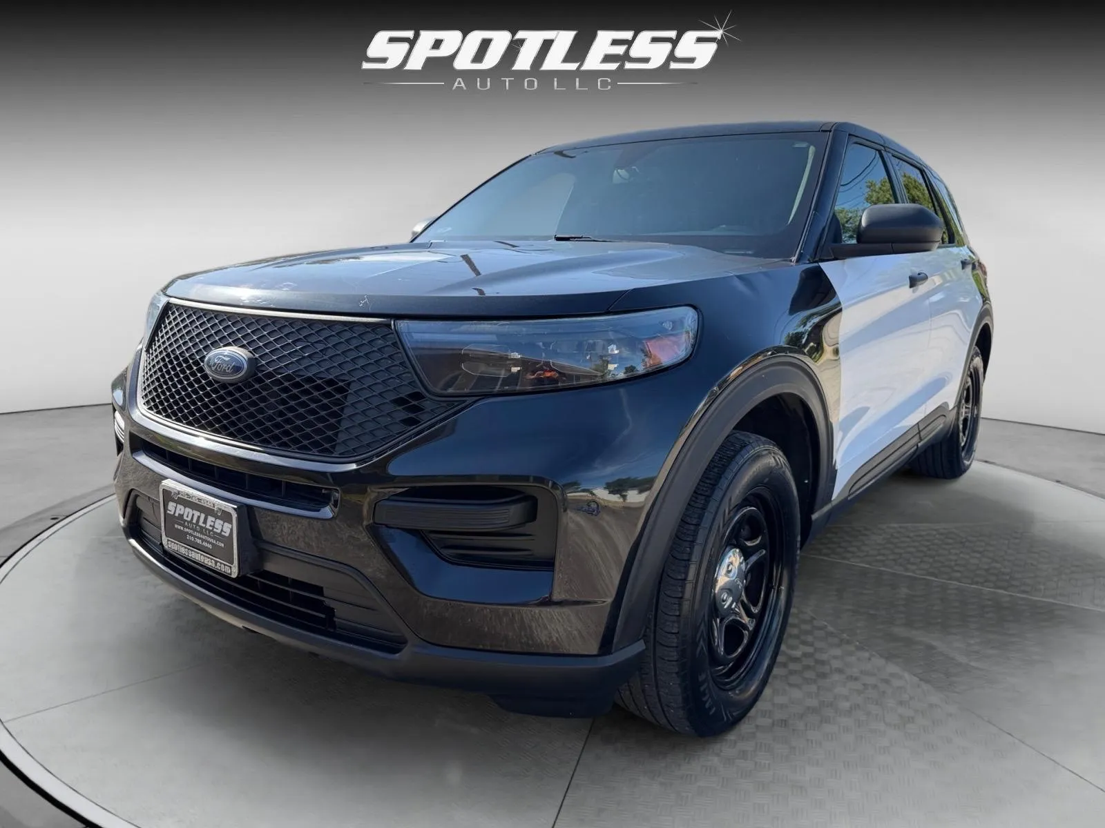 Ford Explorer photo 10