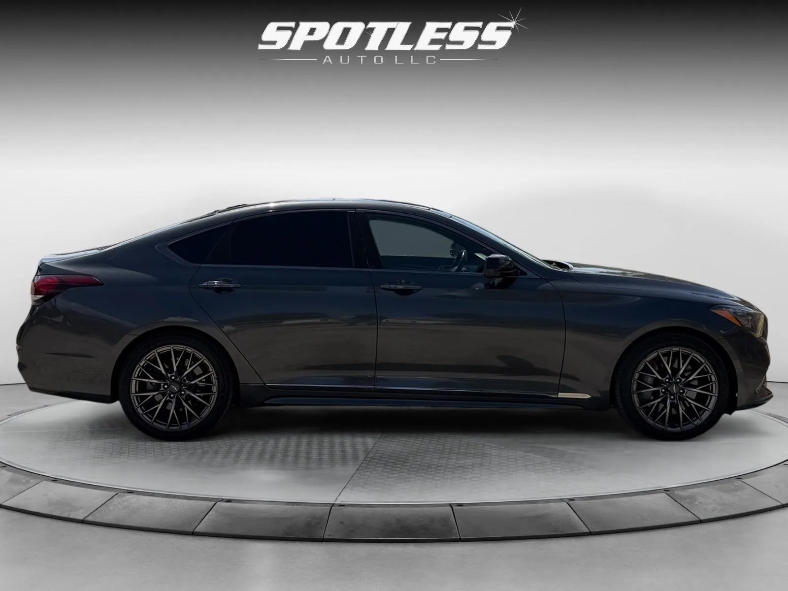 Genesis G80 photo 8