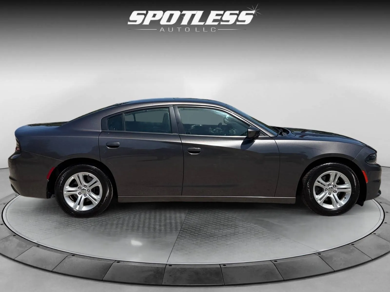 Dodge Charger photo 8