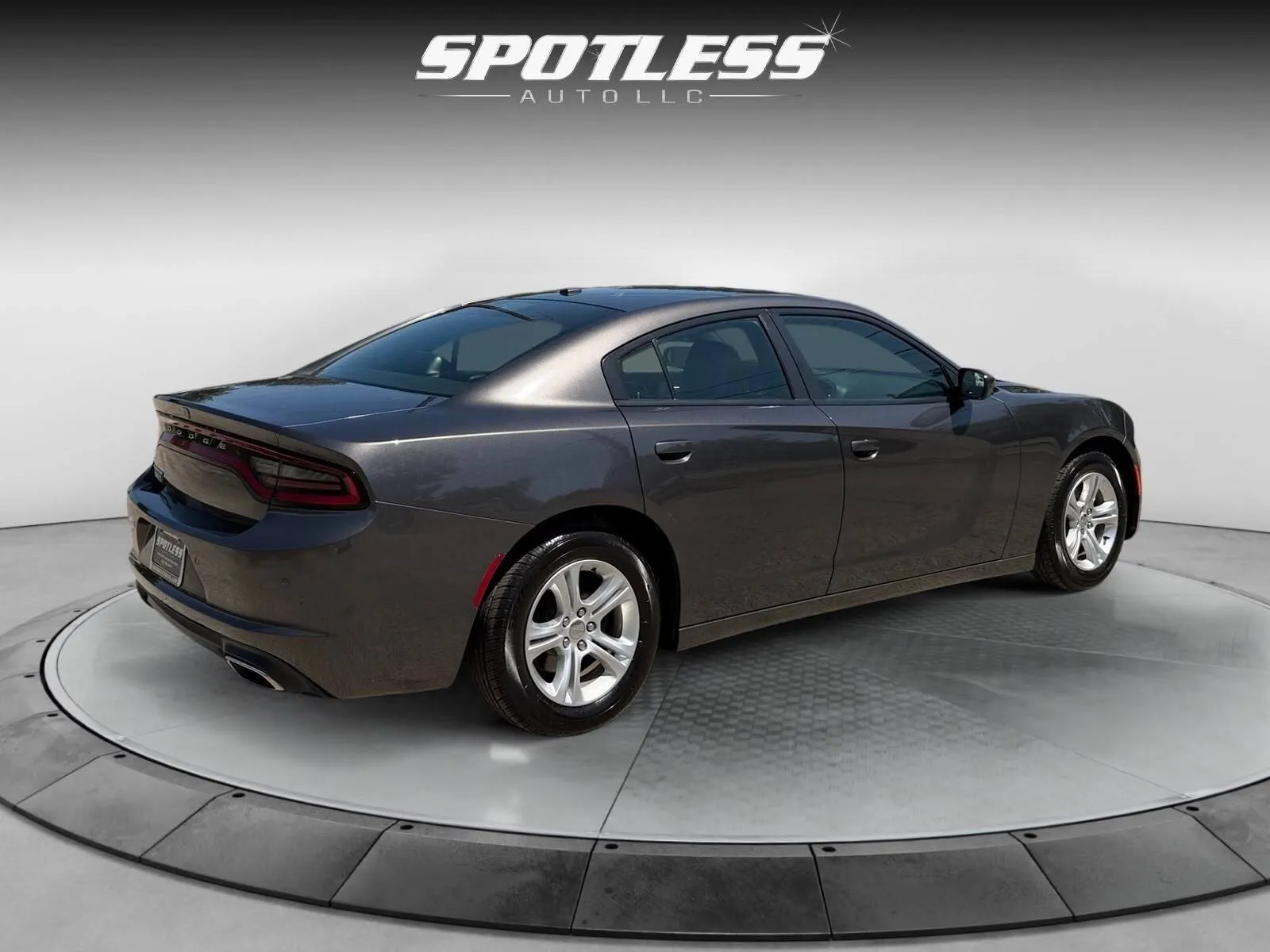 Dodge Charger photo 9
