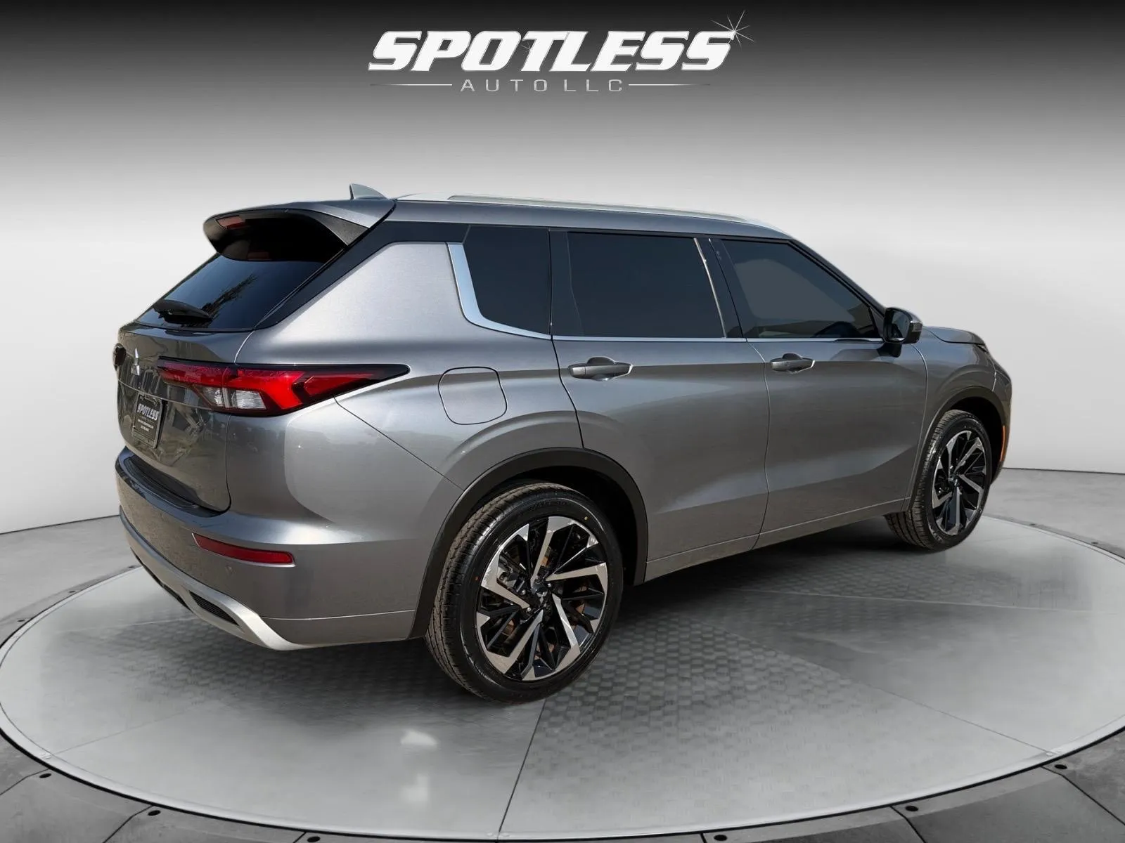 Mitsubishi Outlander photo 9