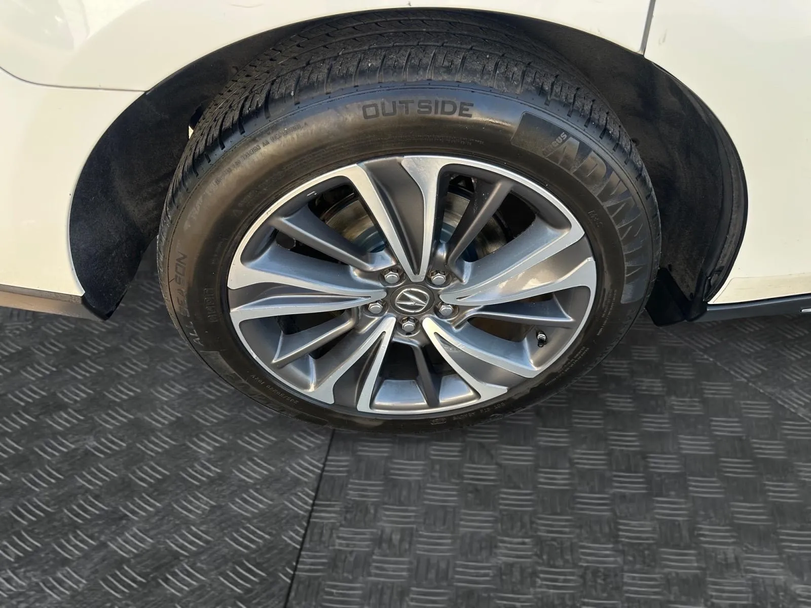 Acura MDX photo 16