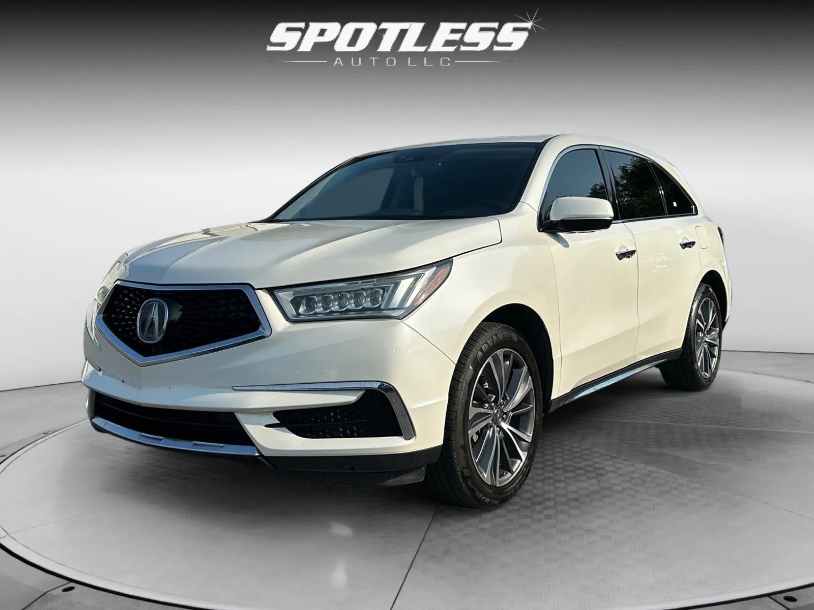 Acura MDX photo 11