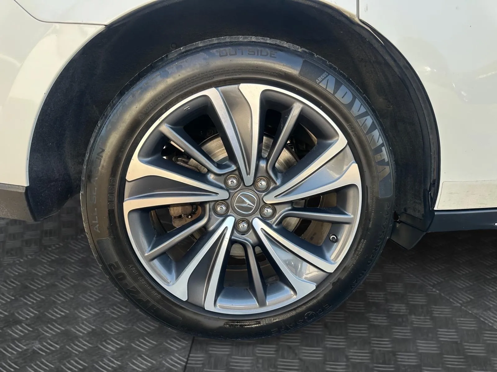 Acura MDX photo 15
