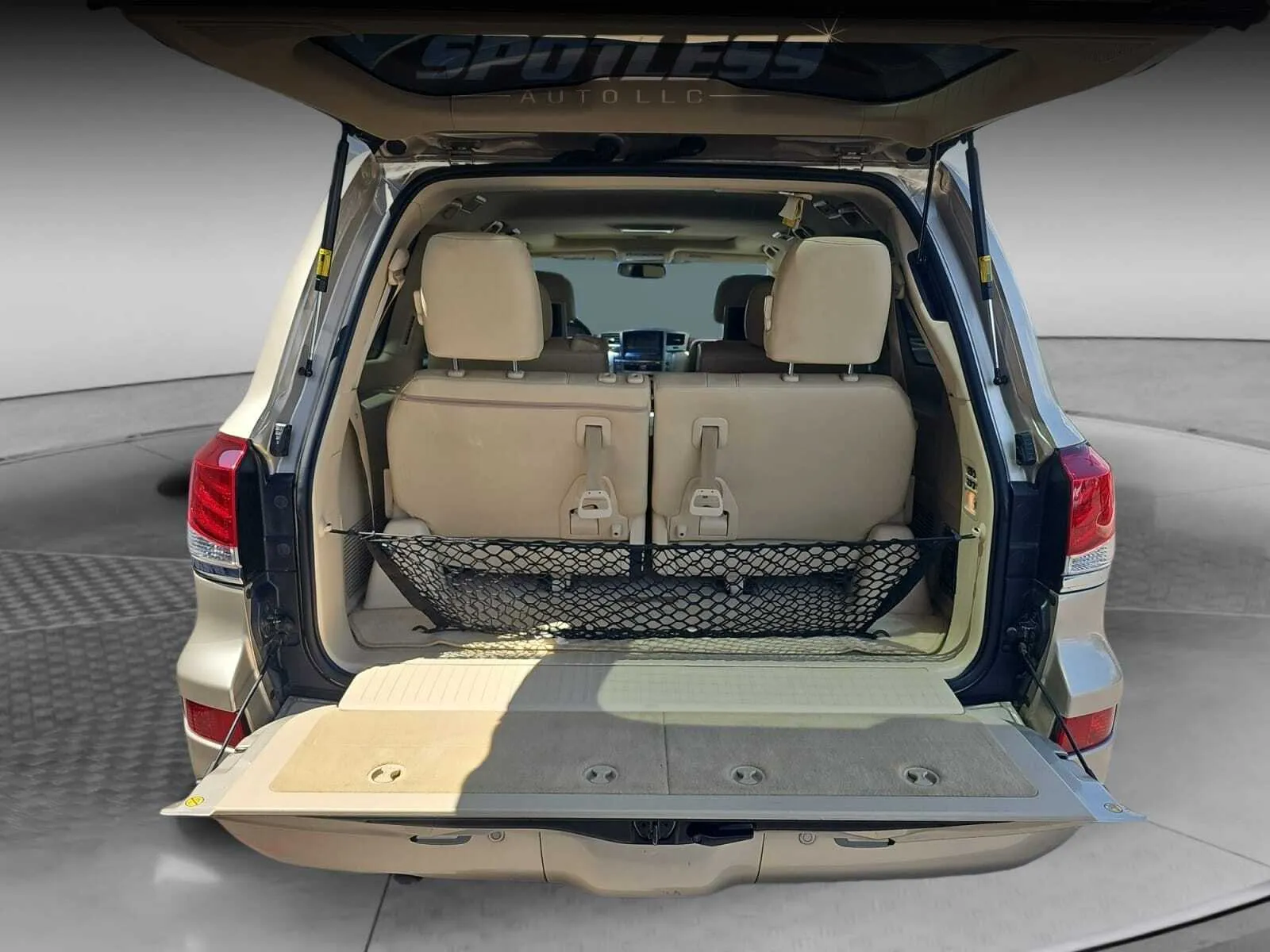 Lexus LX photo 26