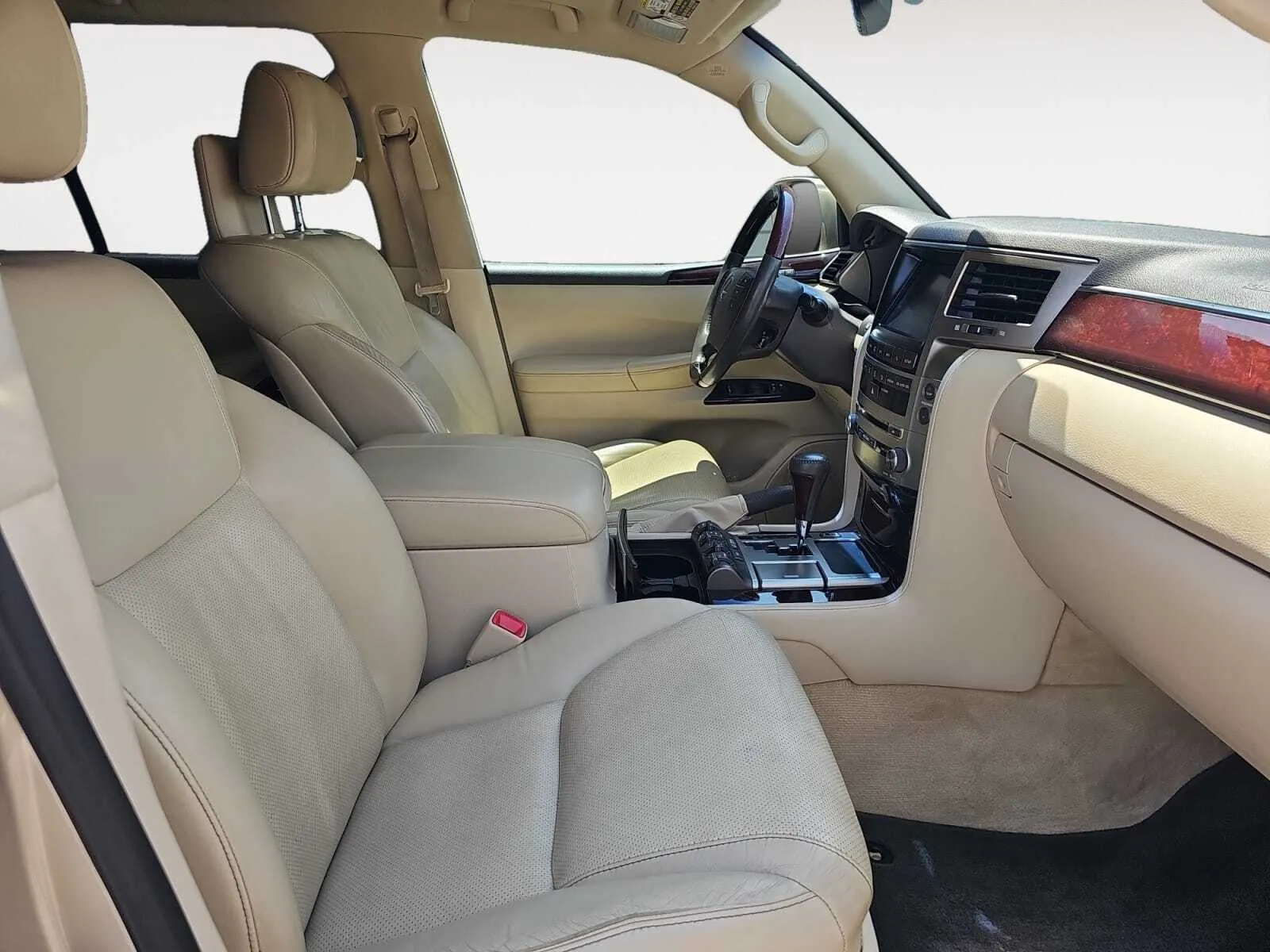 Lexus LX photo 29