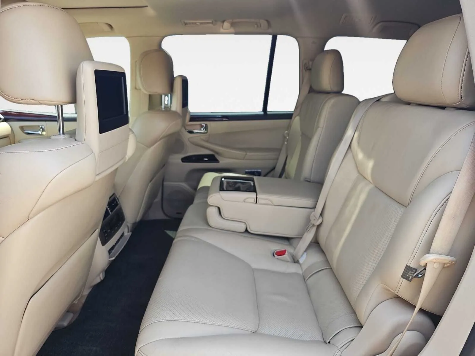 Lexus LX photo 24
