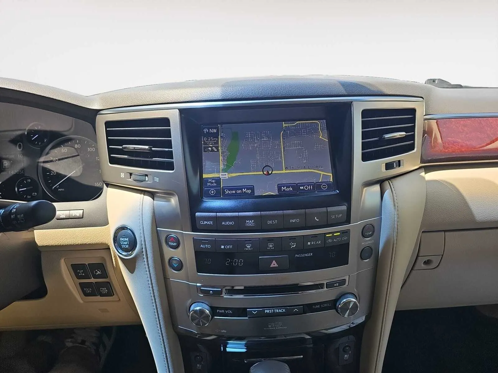 Lexus LX photo 22