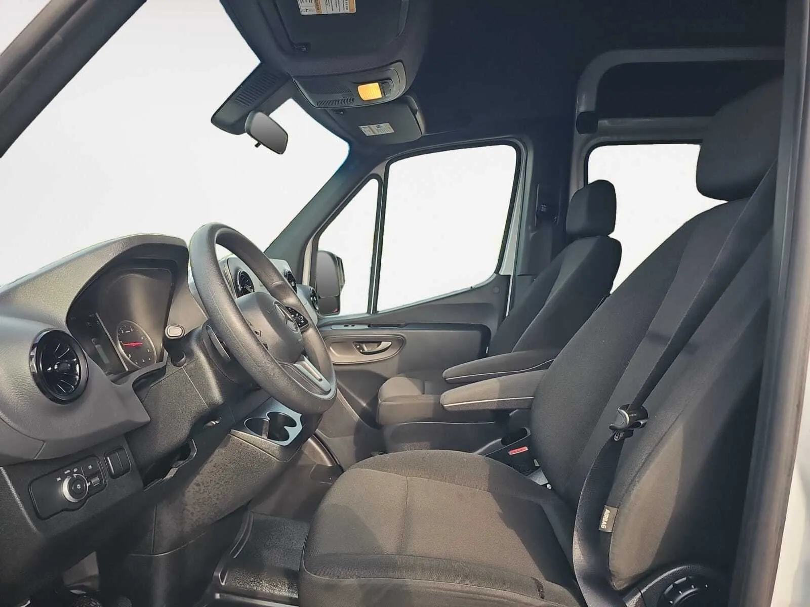 Mercedes-Benz Sprinter photo 19